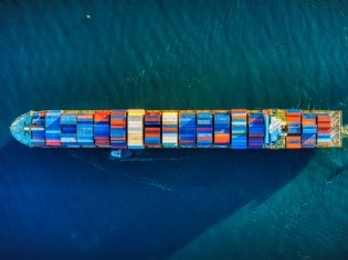 Capacidad aumenta en el Transpacífico mientras las tarifas spot se mantienen estables en la costa oeste de EE.UU.