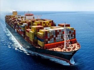 Sector portacontenedor: volatilidad geopolítica sostiene las tarifas de flete durante el segundo trimestre