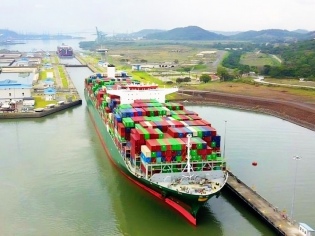 Congestión en los puertos Asia y restricciones en el Canal de Panamá ejercen presión sobre las tarifas
